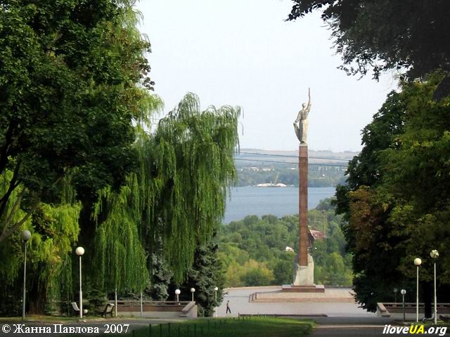 Днепропетровск, памятник Славы    http://iloveua.org/article/77