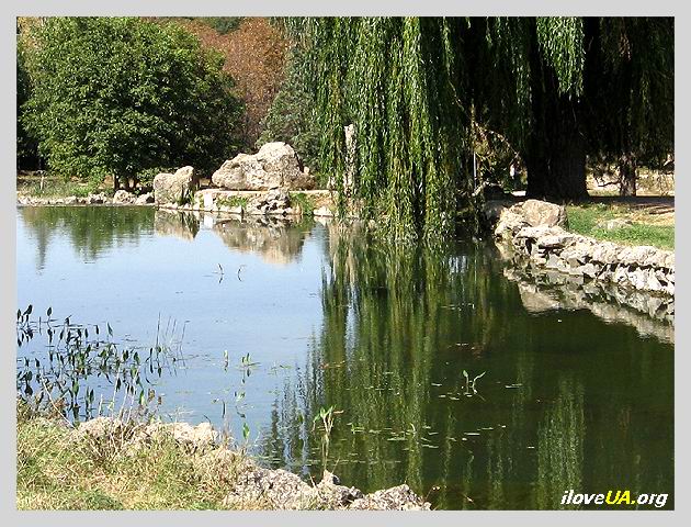 Озеро. Ботанический сад ТНУ. Симферополь. http://iloveua.org/article/88