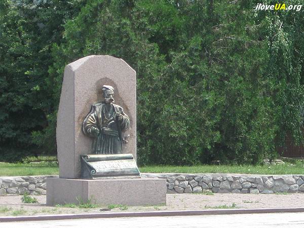 Памятник Матвею Хижняку в Павлограде. 