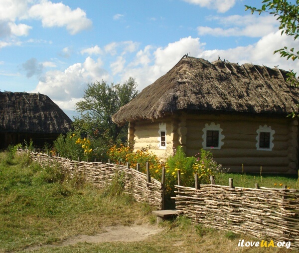 в Пирогово;  Pirohovo near Kiev, http://iloveua.org/article/110