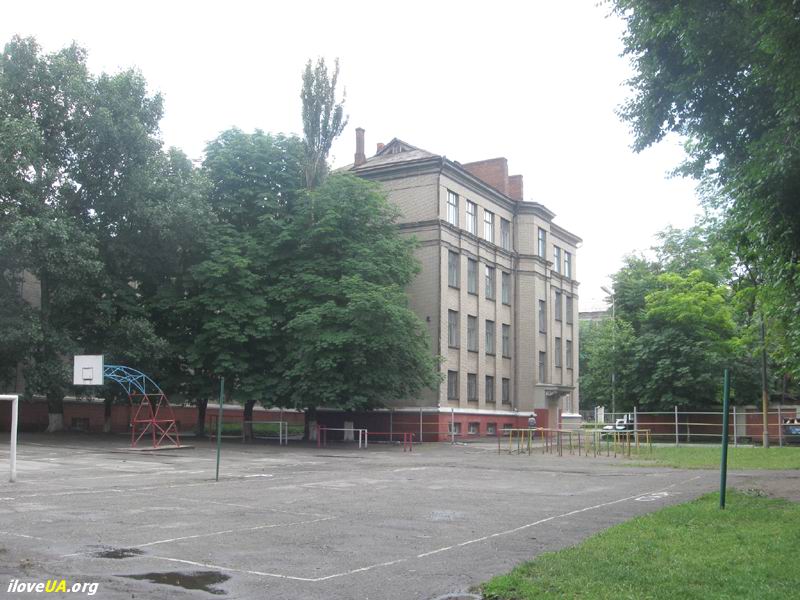 Школа № 89, вид сбоку. Днепропетровск.